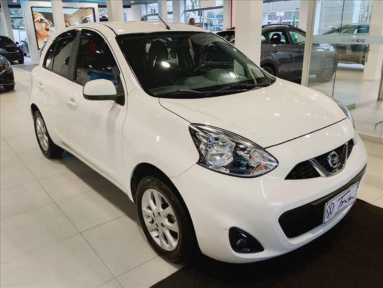 NISSAN MARCH 1.6 SV 16V FLEXSTART 4P XTRONIC